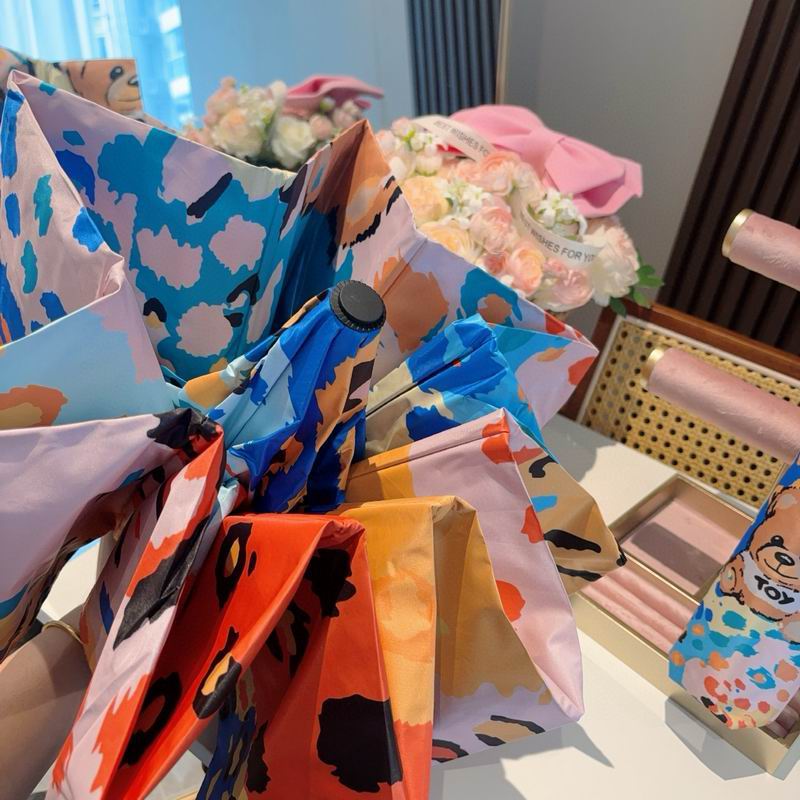 Moschino umbrella (189)