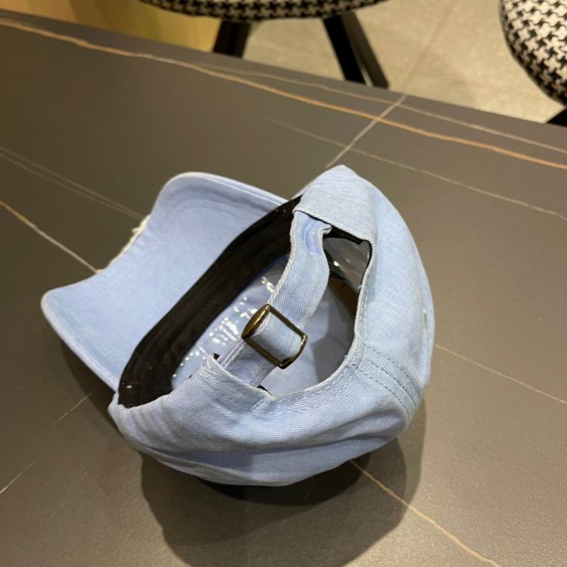 Prada cap (38)