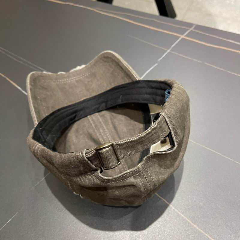 Prada cap (50)