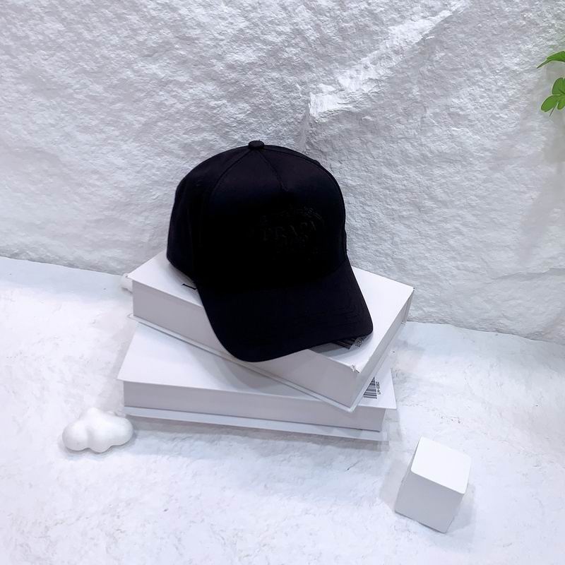 Prada cap hm (14)
