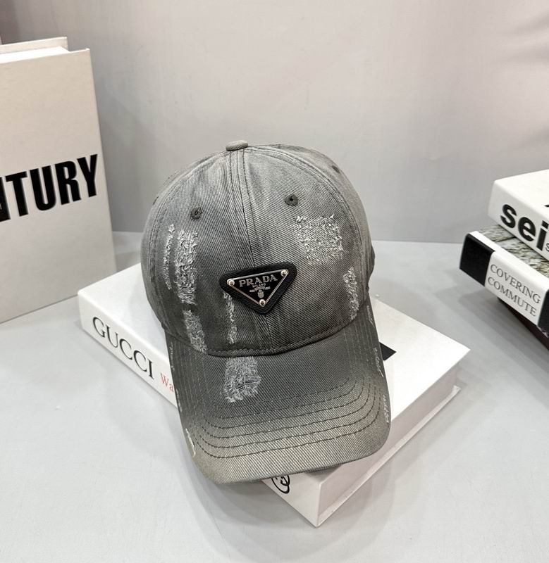Prada cap hm (7)