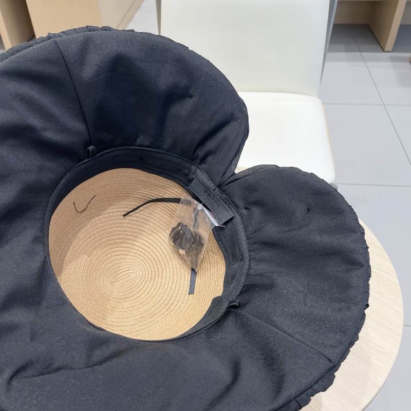 Prada hat (333)