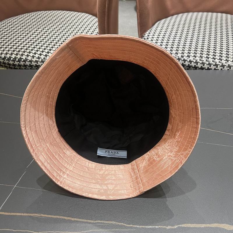 Prada hat (392)