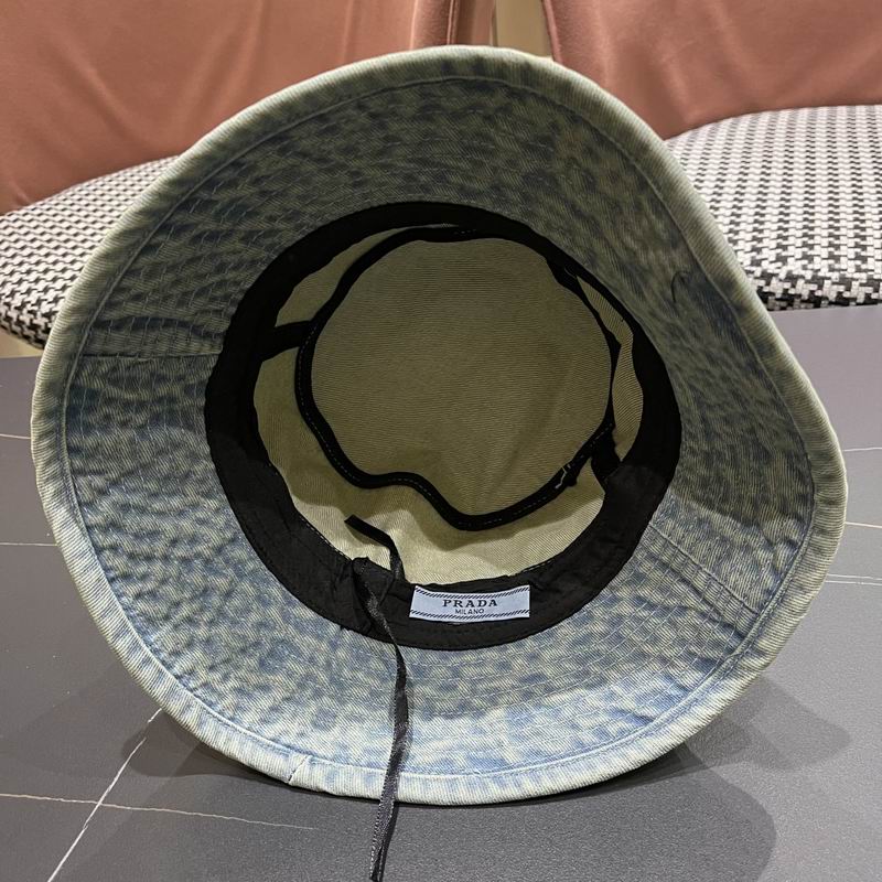 Prada hat (403)
