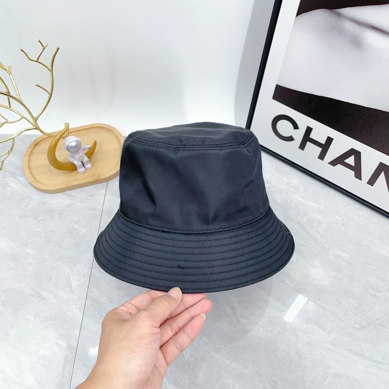 Prada hat dx (3)