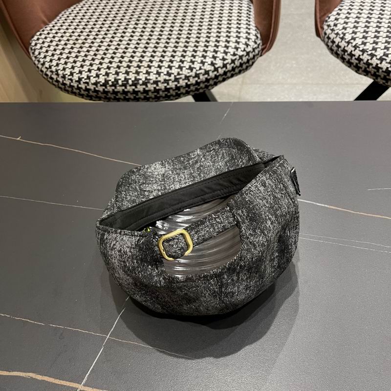 Balenciaga beret (55)