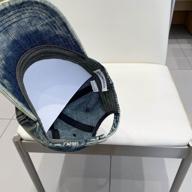 Balenciaga cap (150)