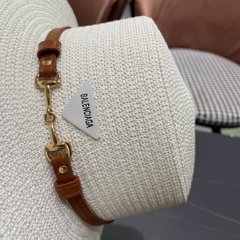 Balenciaga top hat (15)