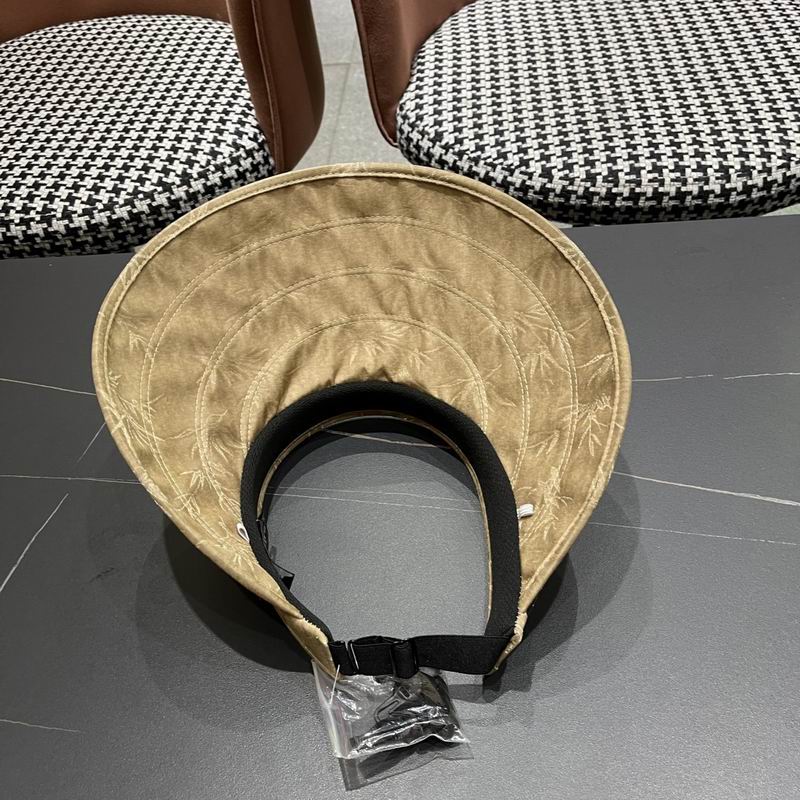 Balenciaga visor (59)