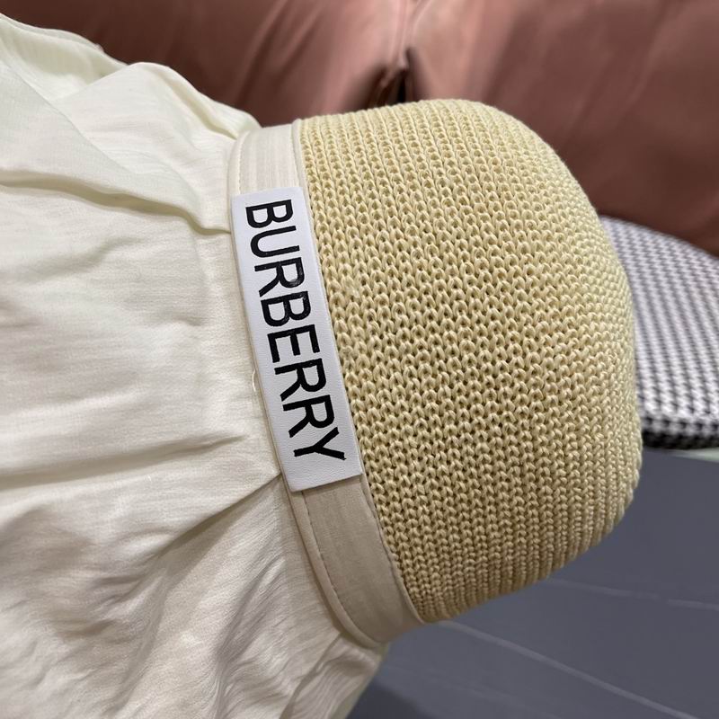 Burberry hat (3)