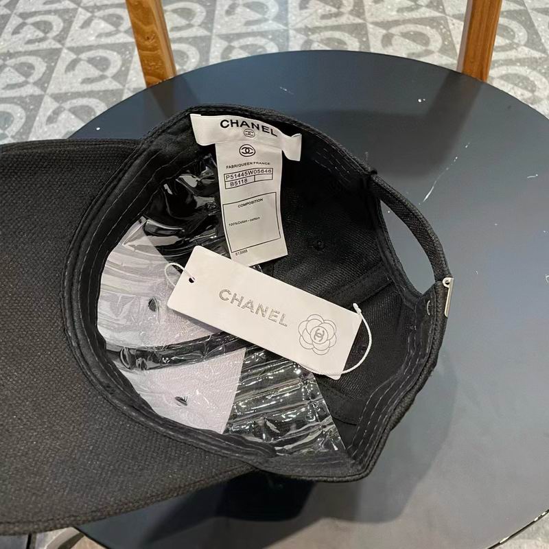 Chanel cap (114)