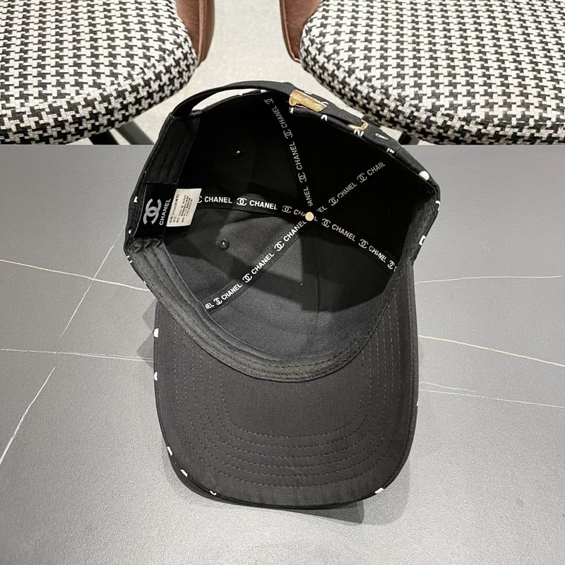 Chanel cap (176)