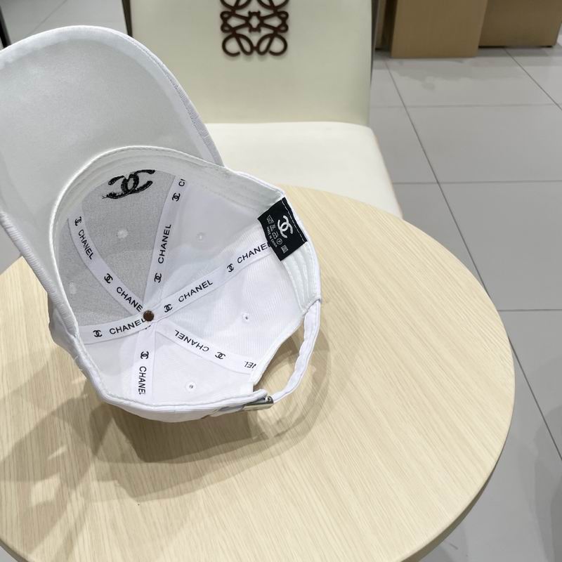 Chanel cap (195)