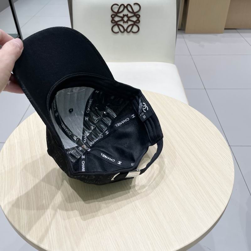 Chanel cap (205)