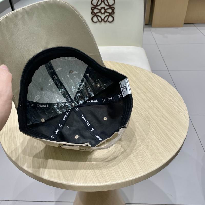 Chanel cap (225)