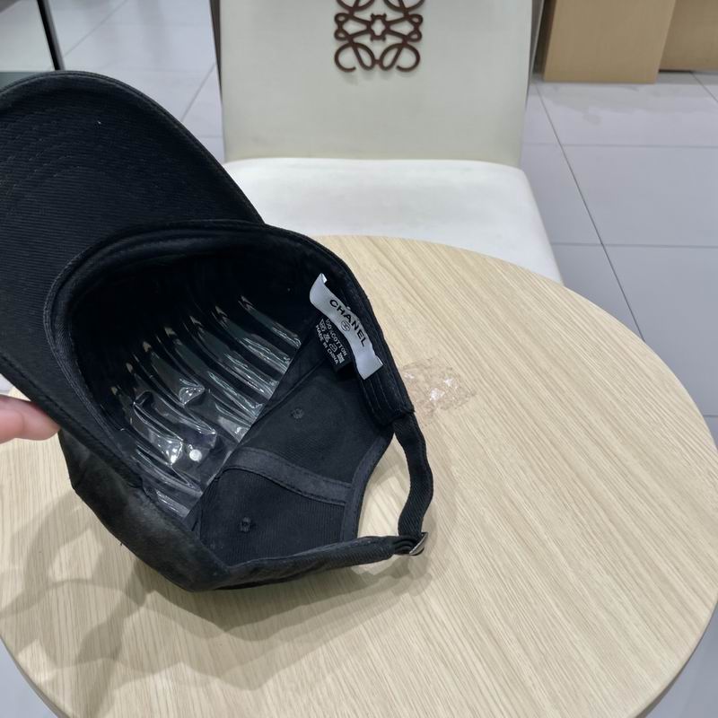 Chanel cap (233)