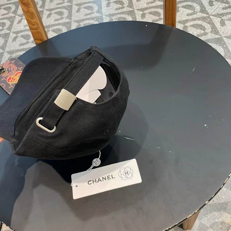 Chanel cap (307)
