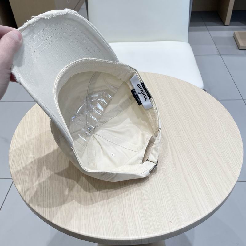 Chanel cap (323)
