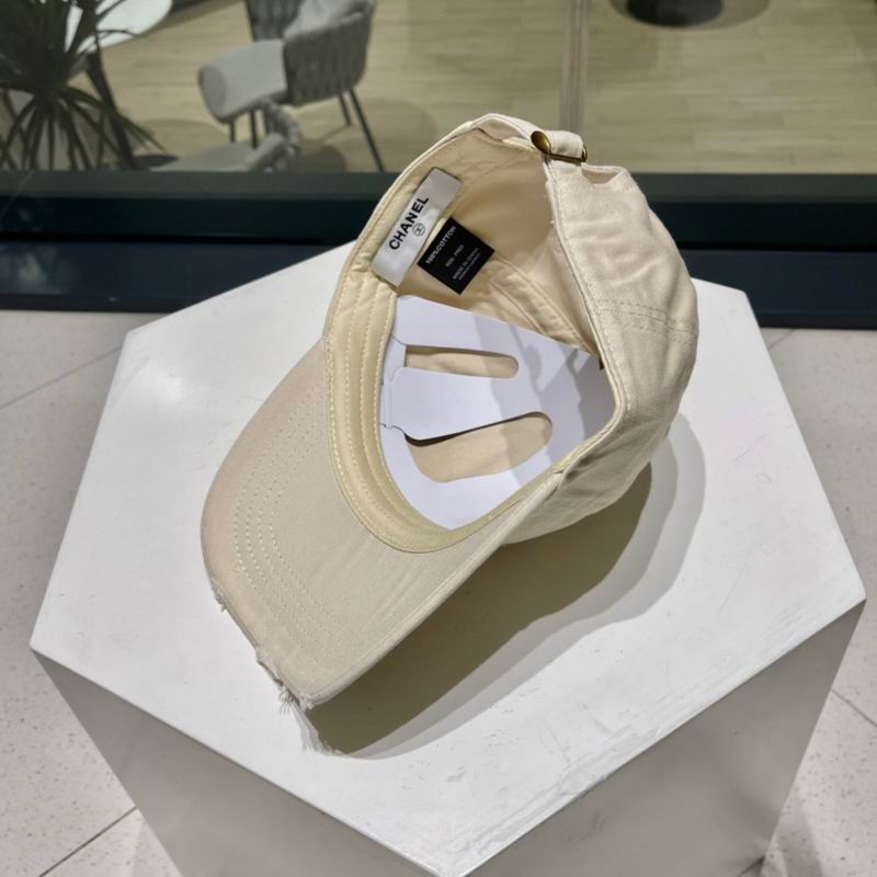 Chanel cap (351)