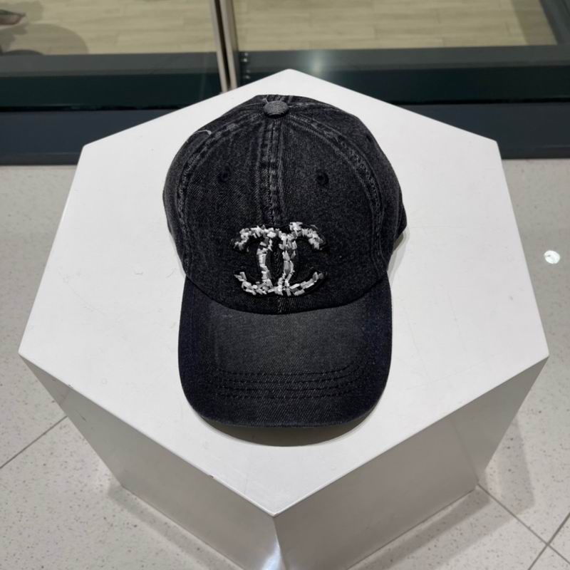 Chanel cap (384)