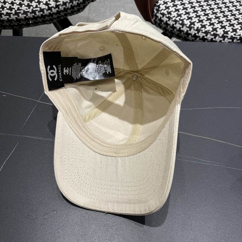Chanel cap (386)