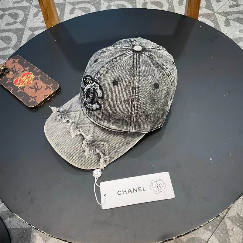 Chanel cap (469)