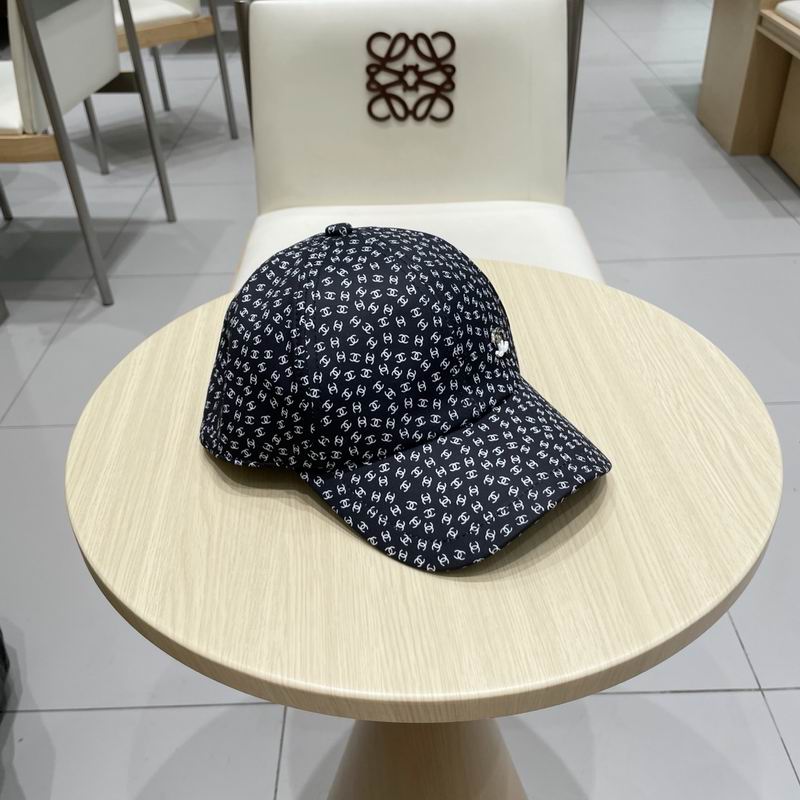Chanel cap (495)