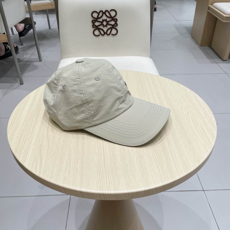 Chanel cap (522)