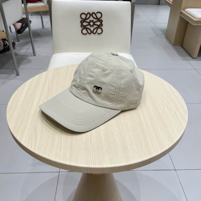 Chanel cap (523)
