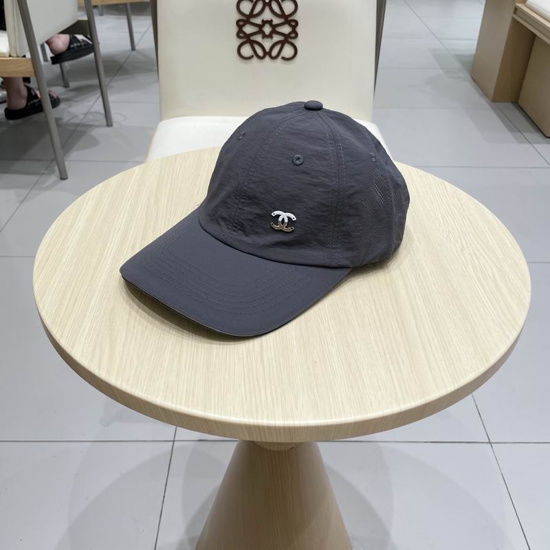 Chanel cap (532)