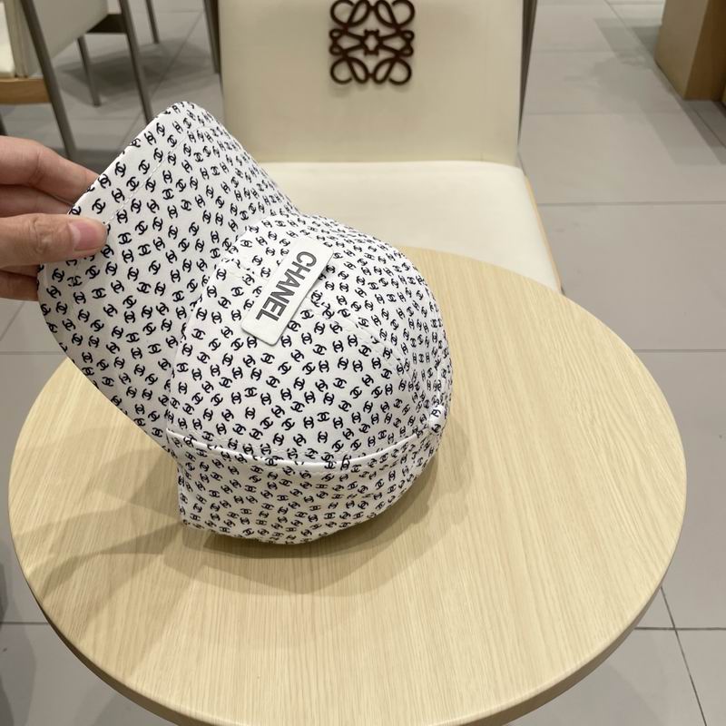 Chanel cap (561)