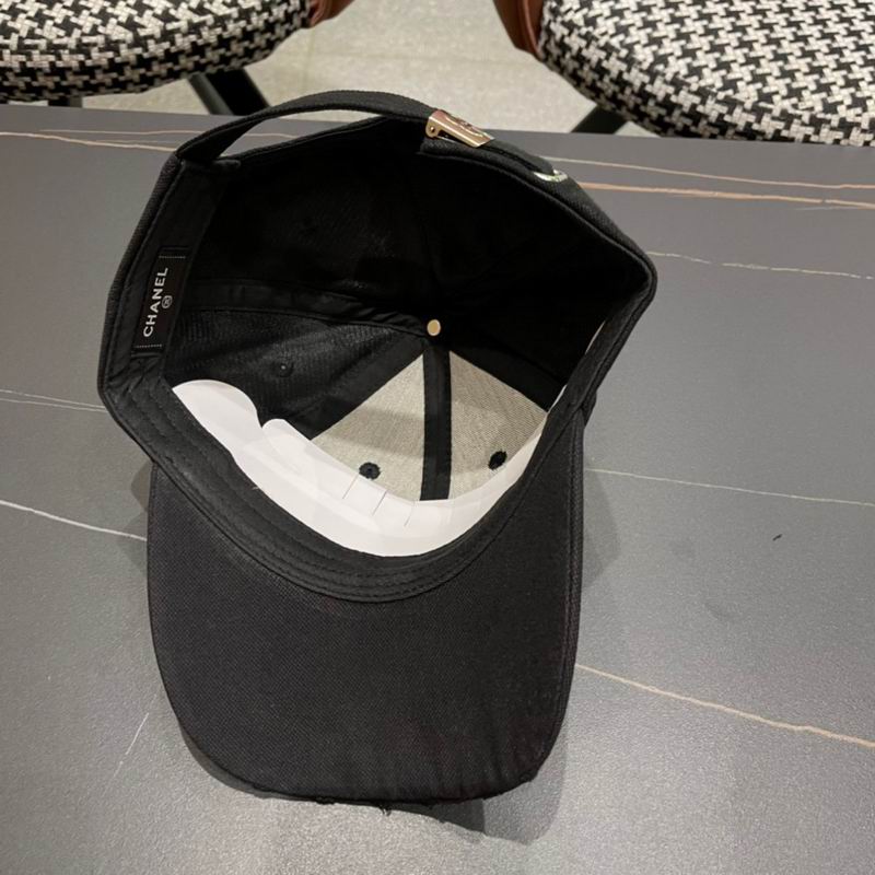 Chanel cap (679)