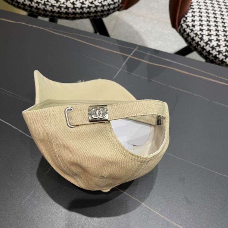 Chanel cap (689)