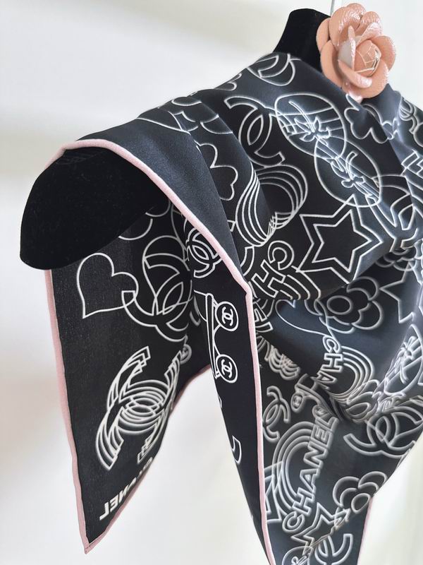Chanel silk scarf 70X70cm E29 (7)