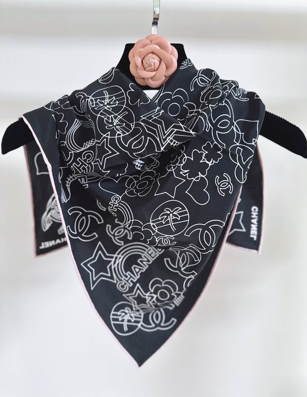 Chanel silk scarf 70X70cm E29 (8)