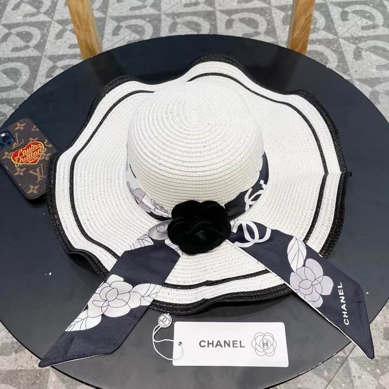 Chanel top hat (636)
