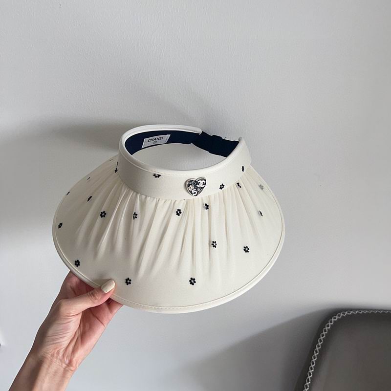 Chanel visor (60)