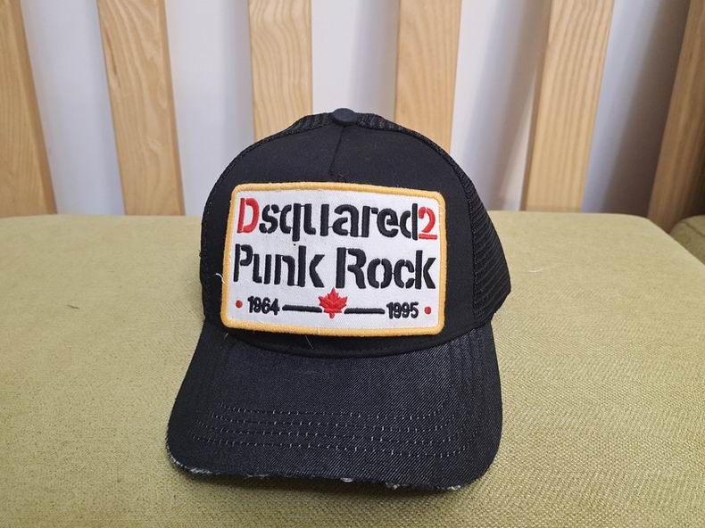 DSQ Cap y  (15)