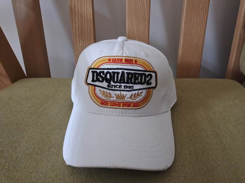 DSQ Cap y  (4)