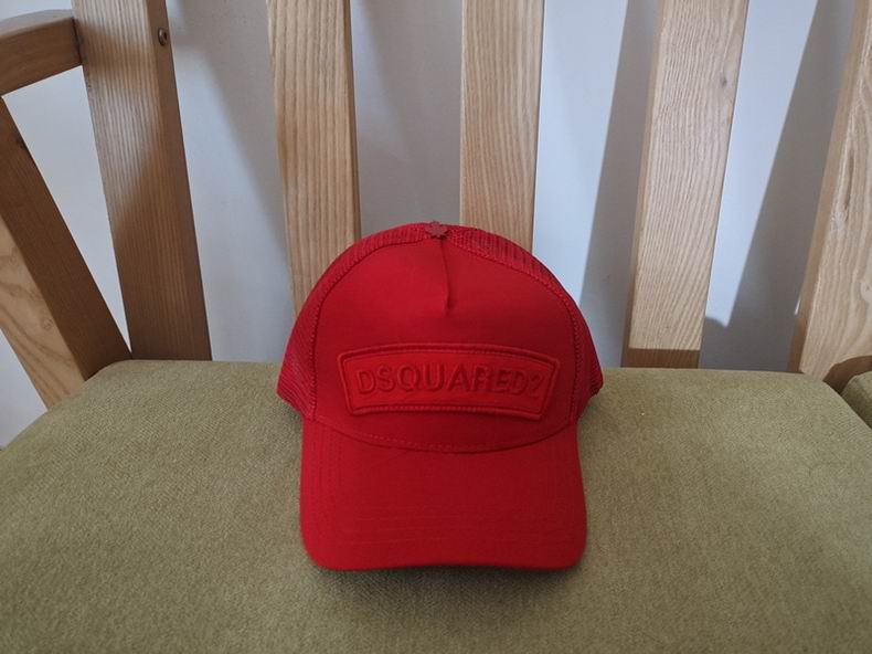 DSQ Cap y  (4)