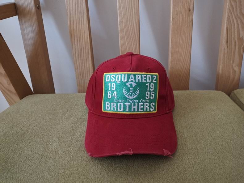 DSQ Cap y  (4)