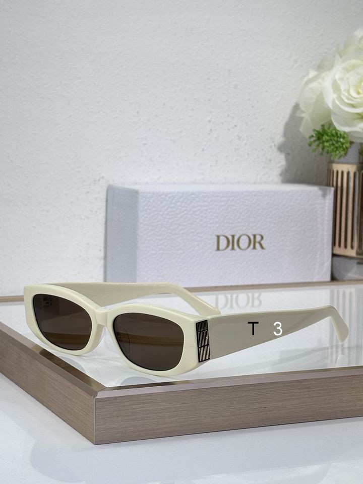 Dior Graphiqu 57 16-140 c06