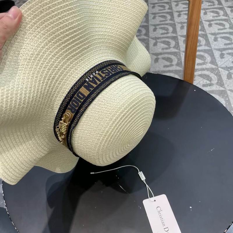 Dior top hat (383)
