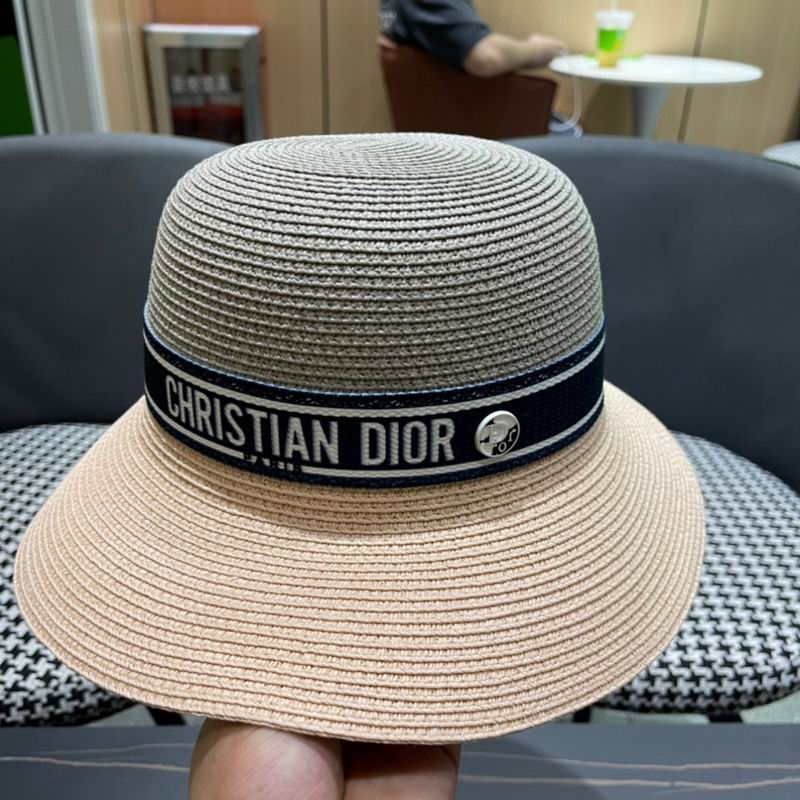 Dior top hat (621)