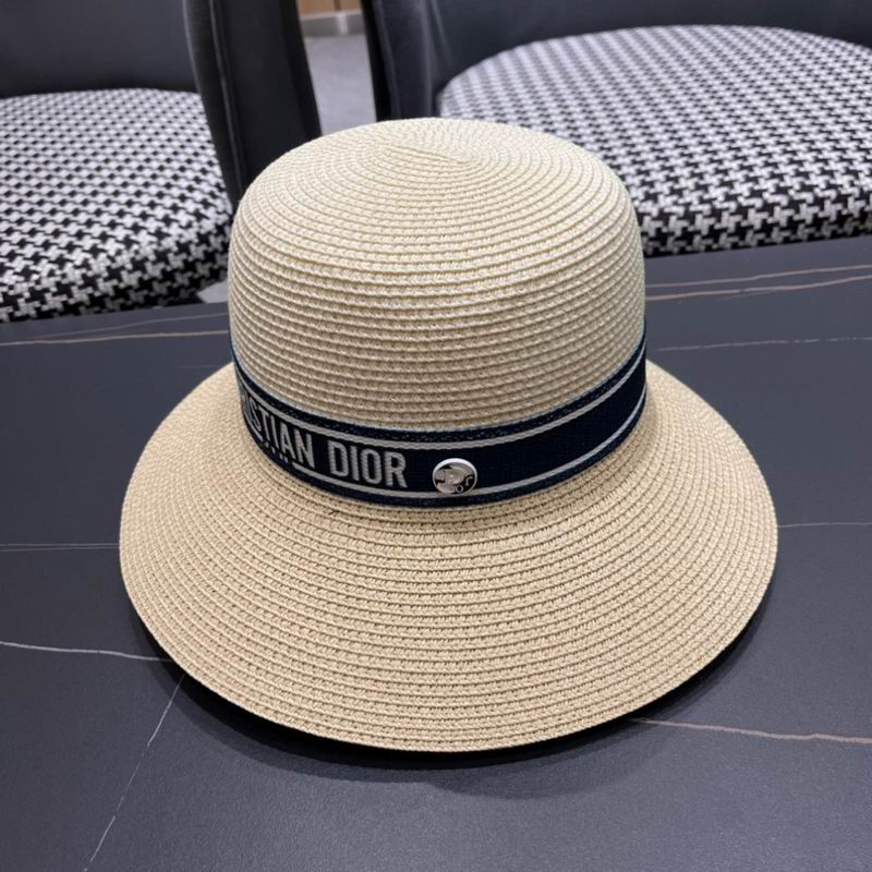 Dior top hat (636)