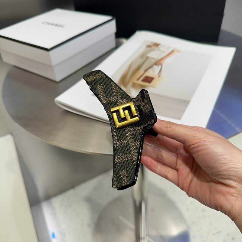 Fendi Hair grab clip hh (4)