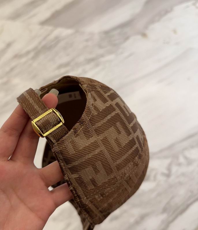 Fendi cap dx (2)