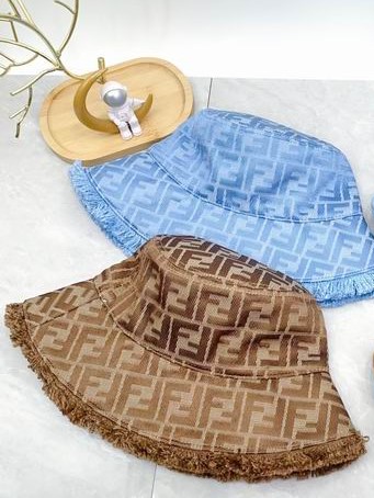 Fendi hat dx (1)