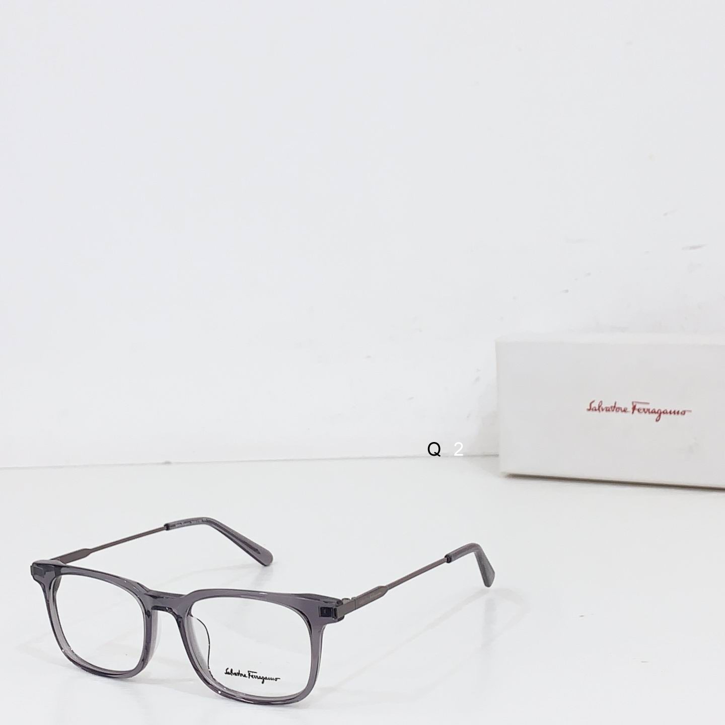 Ferragamo 1586 51 18-145 b01