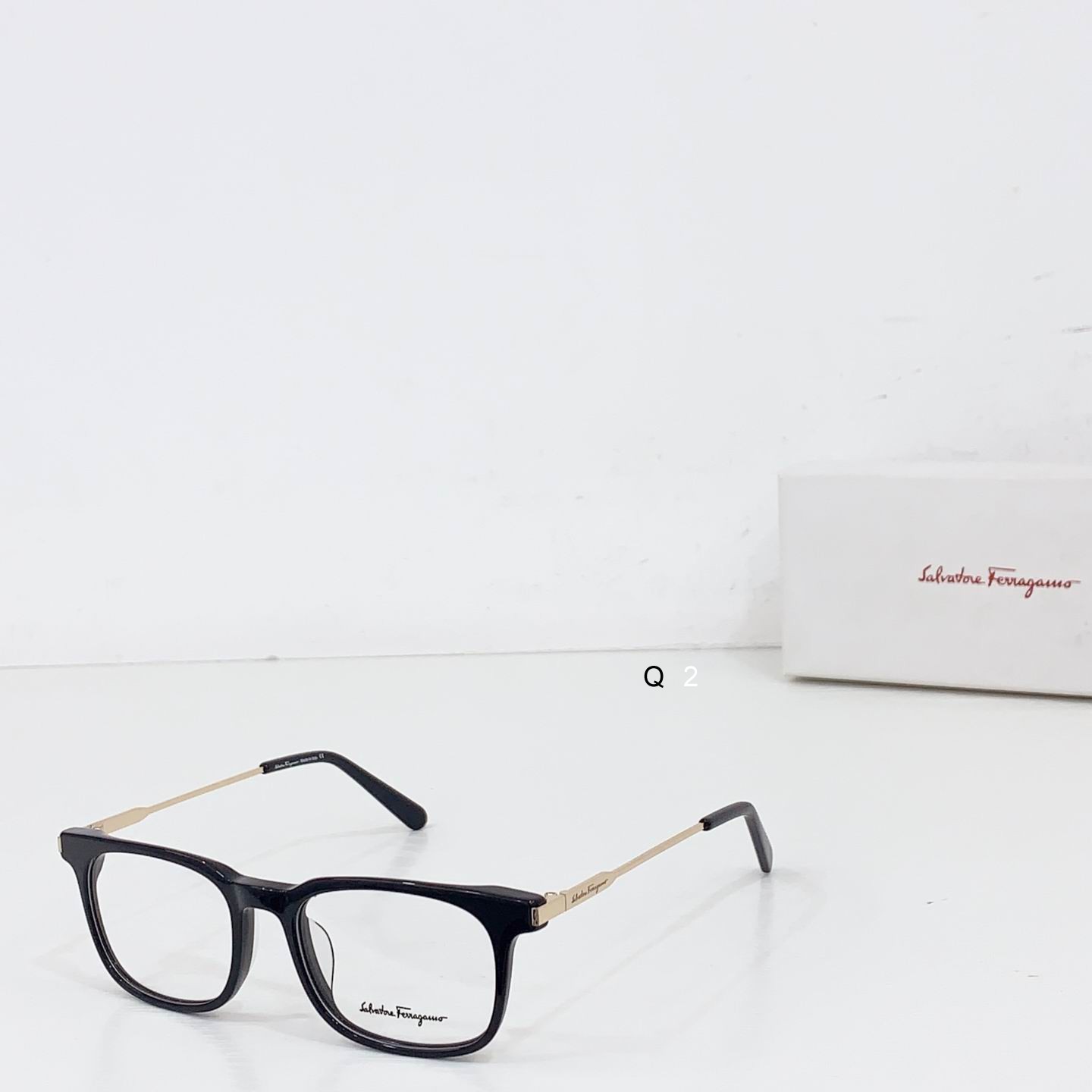 Ferragamo 1586 51 18-145 b06